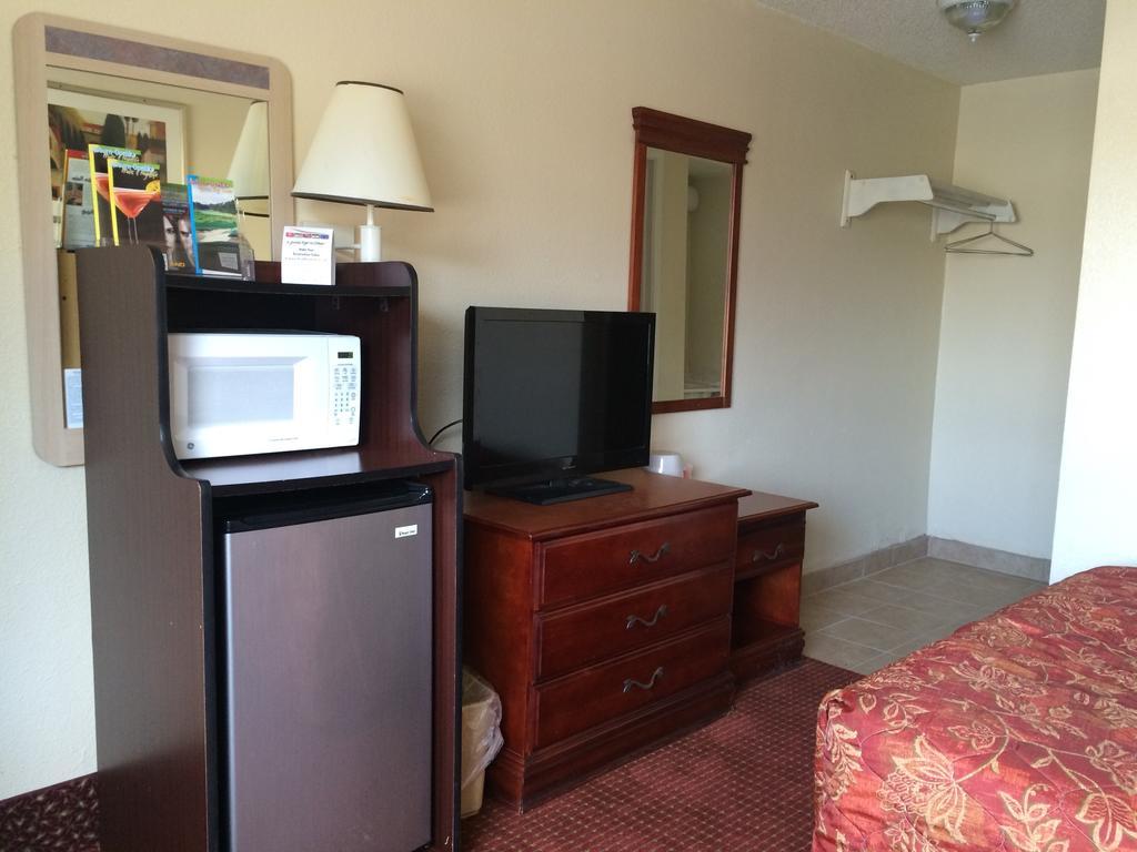 Carpet Inn Opelika Zewnętrze zdjęcie