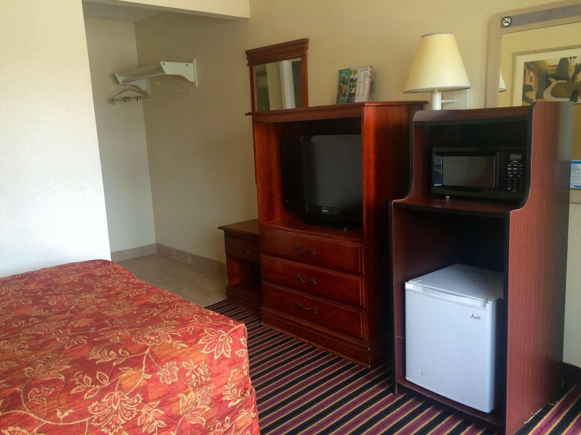 Carpet Inn Opelika Zewnętrze zdjęcie