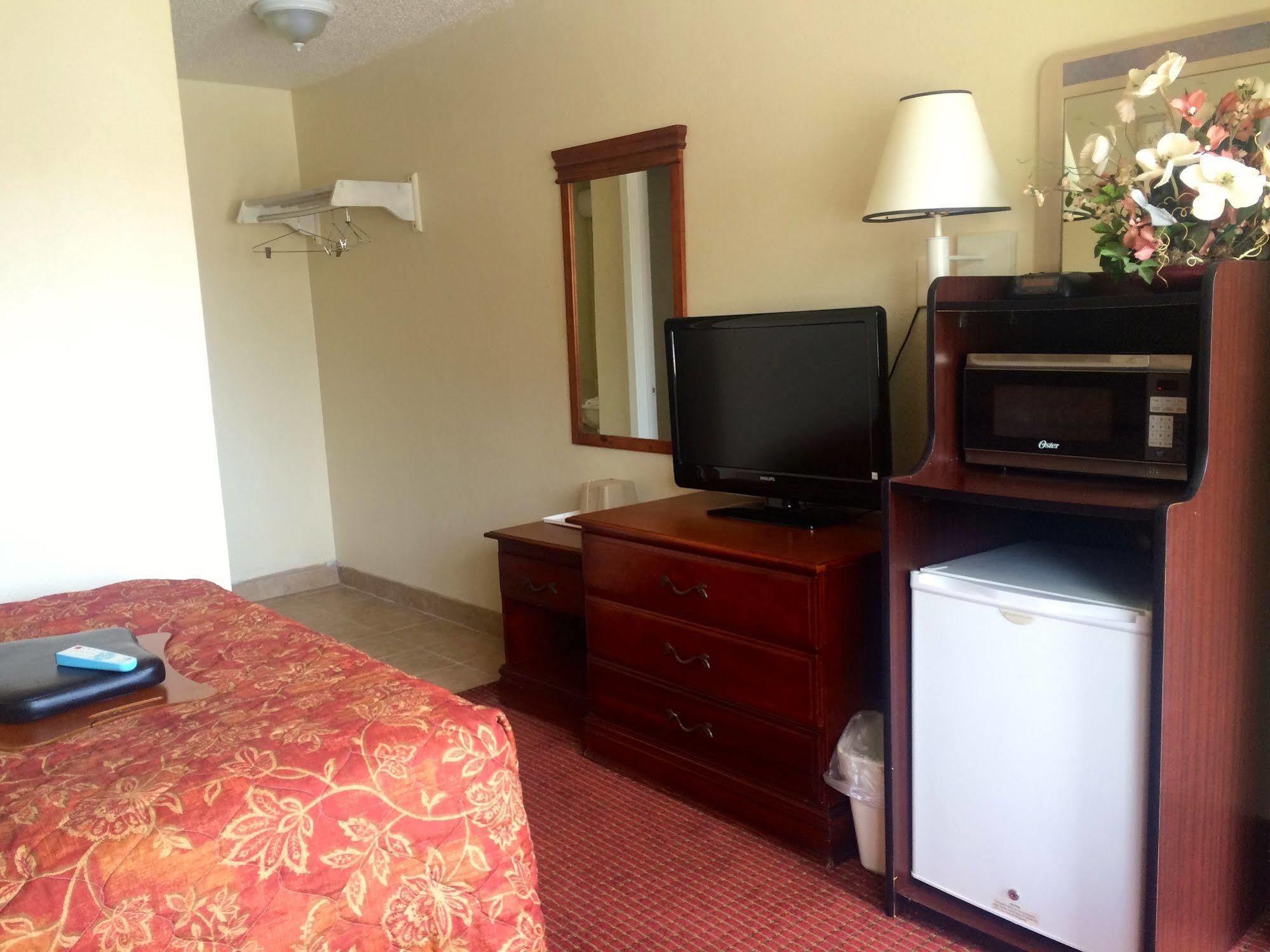 Carpet Inn Opelika Zewnętrze zdjęcie